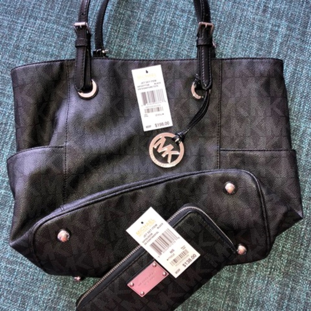MICHEAL KORS TOTE AND WALLET